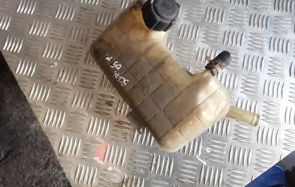 Renault Scenic II - Grand scenic II Coolant expansion tank/reservoir 8200262036