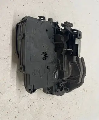 BMW 5 E60 E61 Front door lock 7059974