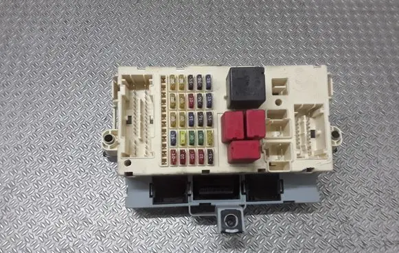 Fiat Stilo Fuse module 51755127