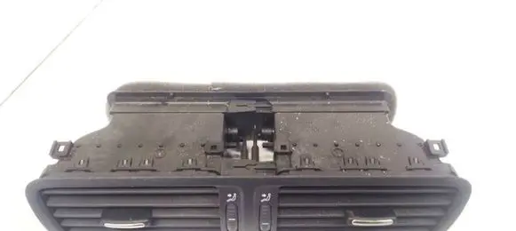 Volkswagen PASSAT B6 Dash center air vent grill 3C2819728D P0110957