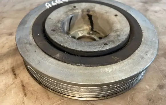 Opel Astra H Crankshaft pulley VD1065