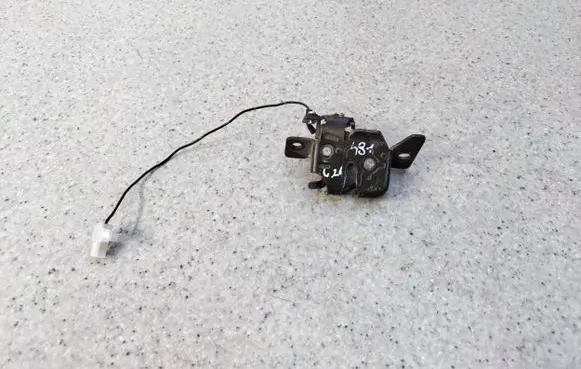 Mazda 626 Tailgate/trunk/boot lock/catch/latch