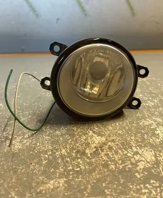 Toyota Avensis T250 Front fog light 812200D041 89206391