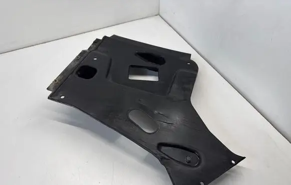 Maserati Ghibli Engine splash shield/under tray 670003437