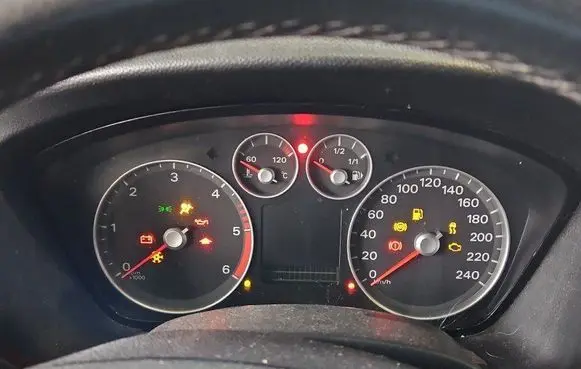 Speedometer (instrument cluster)
