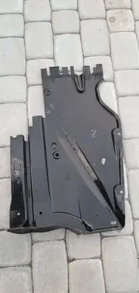 Center/middle under tray cover
