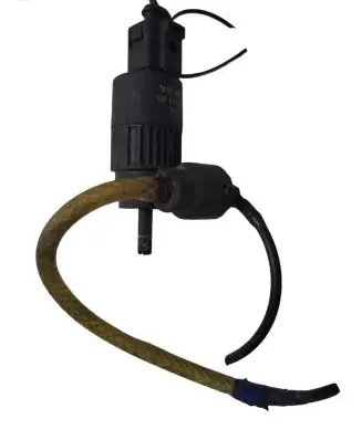 Volkswagen Polo III 6N 6N2 6NF Windscreen/windshield washer pump 1J0973722 PA66BGF30 1J6955651