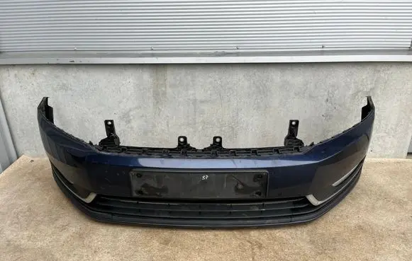 Volkswagen PASSAT B7 Front bumper LH5X