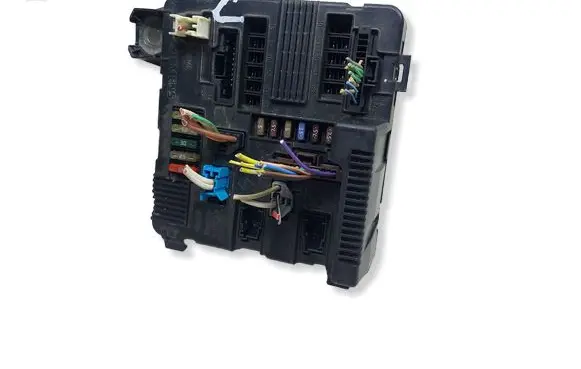 Renault Scenic II - Grand scenic II Fuse module 8200306033AKASACJ 8200306033A