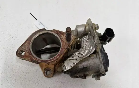 KIA Sorento Throttle valve 28462-2F700