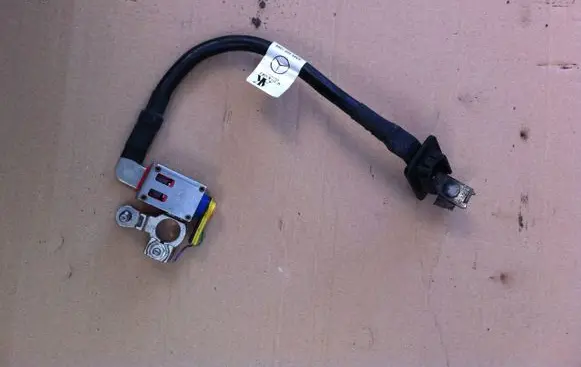 Mercedes-Benz Sprinter W906 Positive cable (battery) 