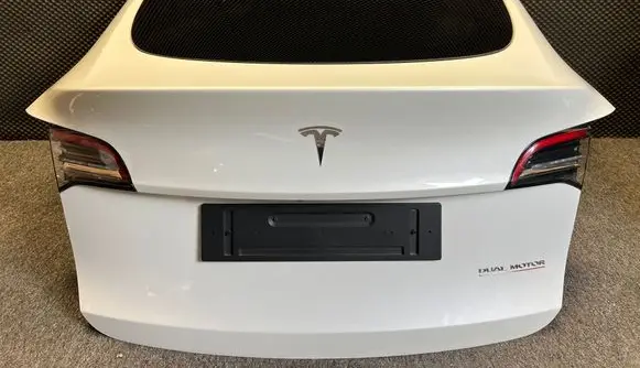 Tesla Model Y Tailgate/trunk/boot lid 