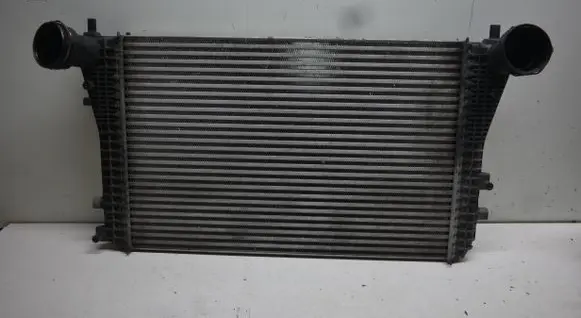 Volkswagen Tiguan Intercooler radiator 3C0145805P