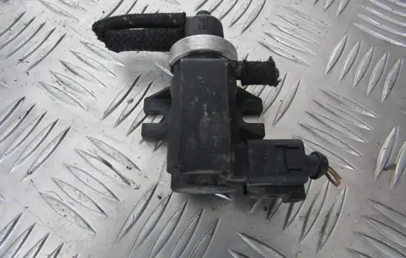 Seat Toledo II (1M) Turbo solenoid valve 1J0906627 7.22903.20