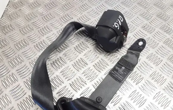 Volkswagen Polo IV 9N3 Rear seatbelt 6Q0857806A