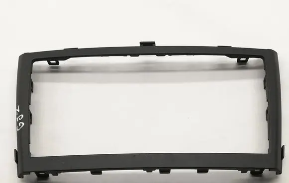Toyota Avensis T270 Radio/GPS head unit trim 0519005210