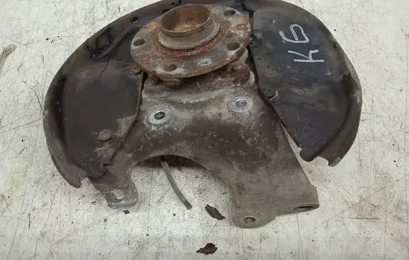 Rear wheel hub