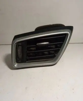 Nissan Qashqai Dashboard side air vent grill/cover trim 687614EA0A PG054LZ0
