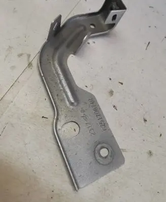 Renault Megane IV Fender mounting bracket 625120674R 2317