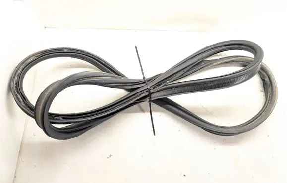 Volvo V60 Trunk rubber seal (body) 31457895