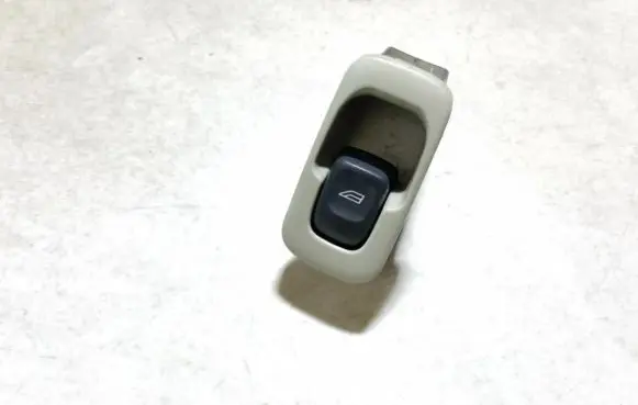 Volvo S80 Electric window control switch 9476697