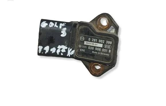 Volkswagen Golf V Air pressure sensor 0281002399 038906051B