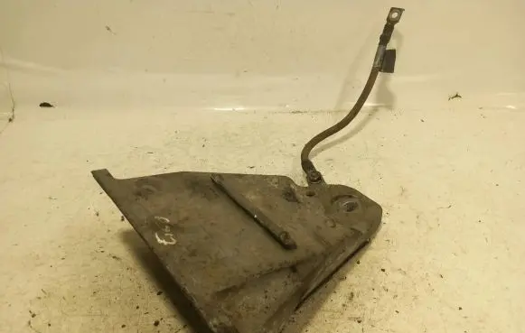 BMW 5 E60 E61 Engine mounting bracket 6761112 24168110