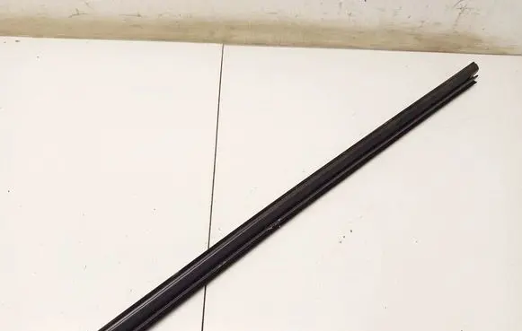 Ford S-MAX Front door glass trim molding 