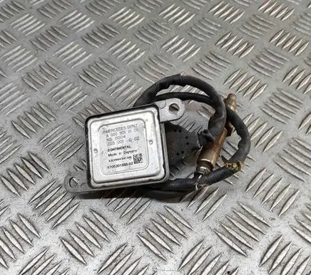 Mercedes-Benz C W205 Lambda probe sensor A0009050108