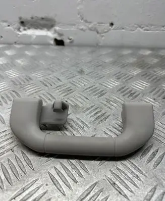 Mercedes-Benz E W212 Rear interior roof grab handle A2048100151
