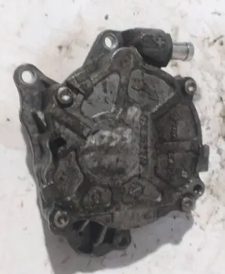 Volkswagen Golf VI Vacuum pump 03L145100G