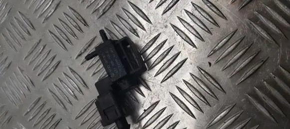 Volkswagen Golf V Turbo solenoid valve 037906283C