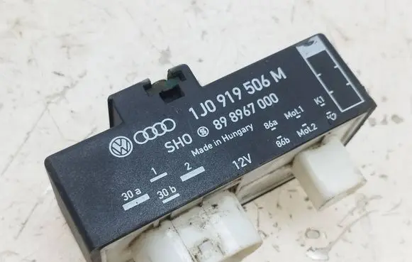 Skoda Roomster (5J) Coolant fan relay 1J0919506M 898967000
