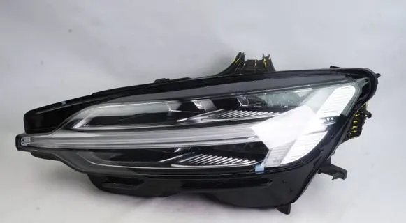 Volvo S60 Headlight/headlamp 32347004