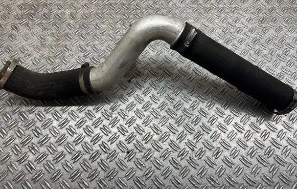Intercooler hose/pipe