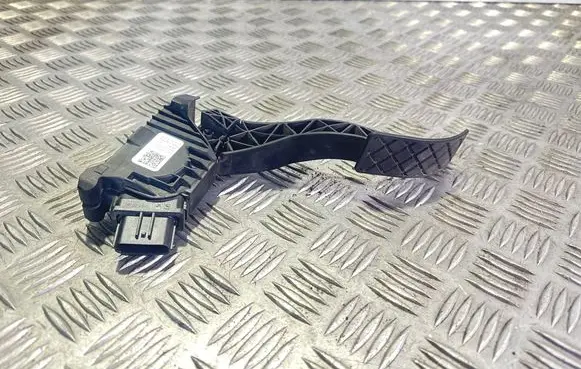 Volkswagen PASSAT B8 Accelerator throttle pedal 5Q1723503H 6PV0106111