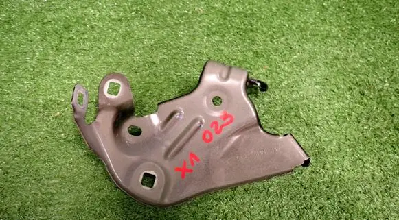 BMW X1 U11 Fender mounting bracket 9883408