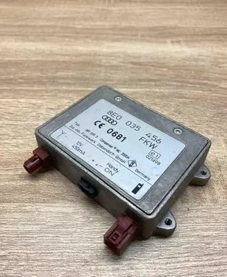 Audi A4 S4 B6 8E 8H Aerial antenna amplifier 8E0035456 FKW