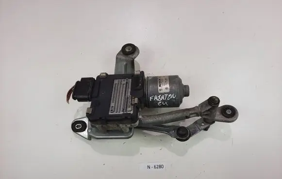 Volkswagen Phaeton Front wiper linkage and motor 3D1955119A