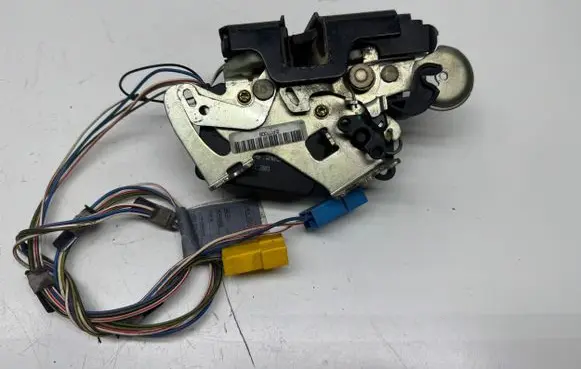 Mercedes-Benz Vaneo W414 Sliding door lock 456207001001 A4241300235 2804103