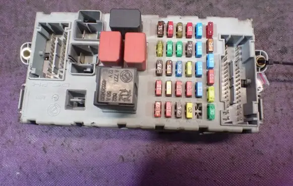 Fiat Punto (188) Fuse box set 51735172