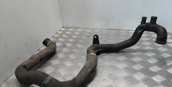Mercedes-Benz B W245 Engine coolant pipe/hose A6402001352