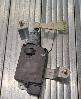 Hyundai Santa Fe Tailgate boot lock/latch motor 9575026000 F00S4A2597