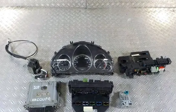 Engine ECU kit and lock set