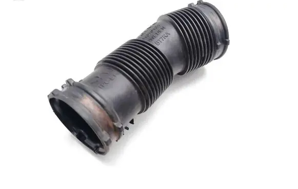 Volvo V40 Air intake hose/pipe 31370134