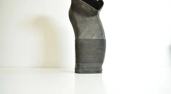 Audi A6 S6 C5 4B Air intake duct part 8D0129617E