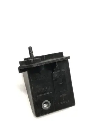 Tesla Model S Front bumper mounting bracket 105553800A