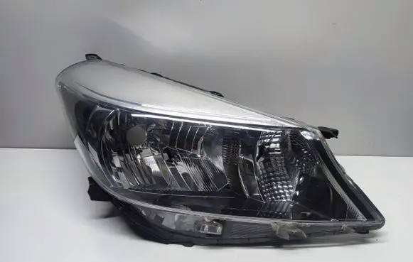 Toyota Yaris Headlight/headlamp