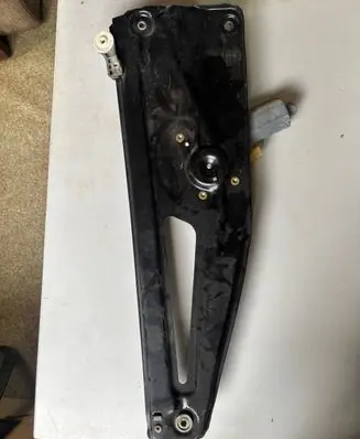 Land Rover Range Rover L322 Rear window lifting mechanism without motor CVH500110