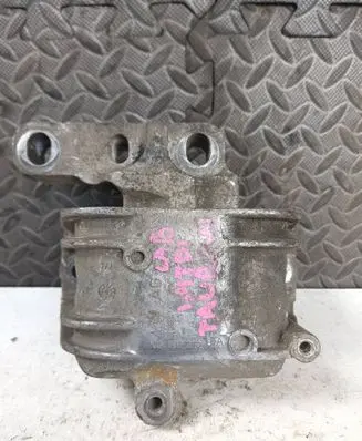 Volkswagen Touran I Engine mount bracket 1K0199262BA